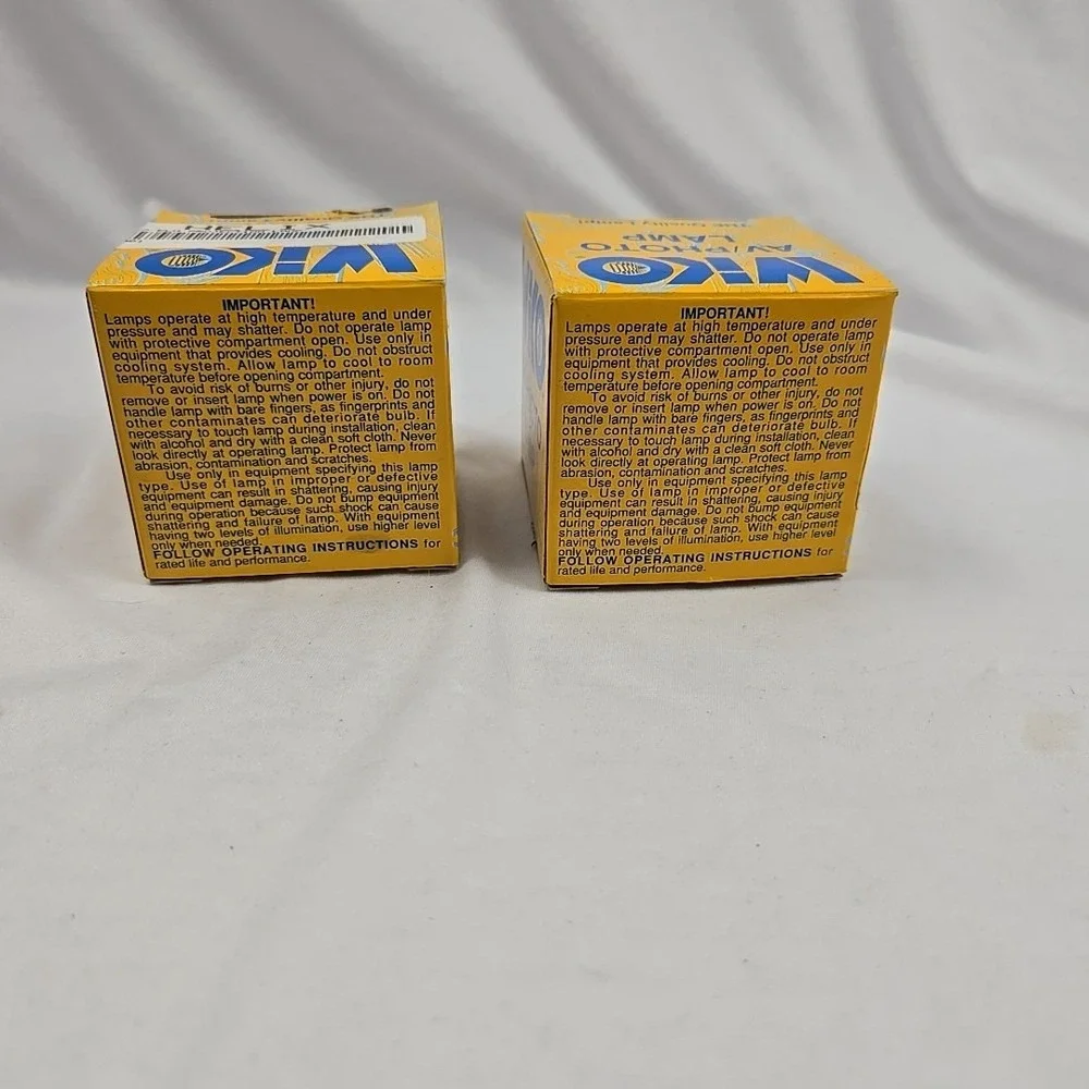 Lot of 2 - Wiko ELH‎ 120V 300W Projector Bulbs (5860)